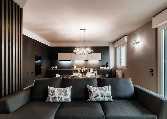 Scarlett - By Myhomeincomo קומו