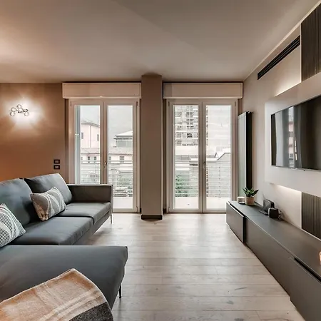 Scarlett - By Myhomeincomo *